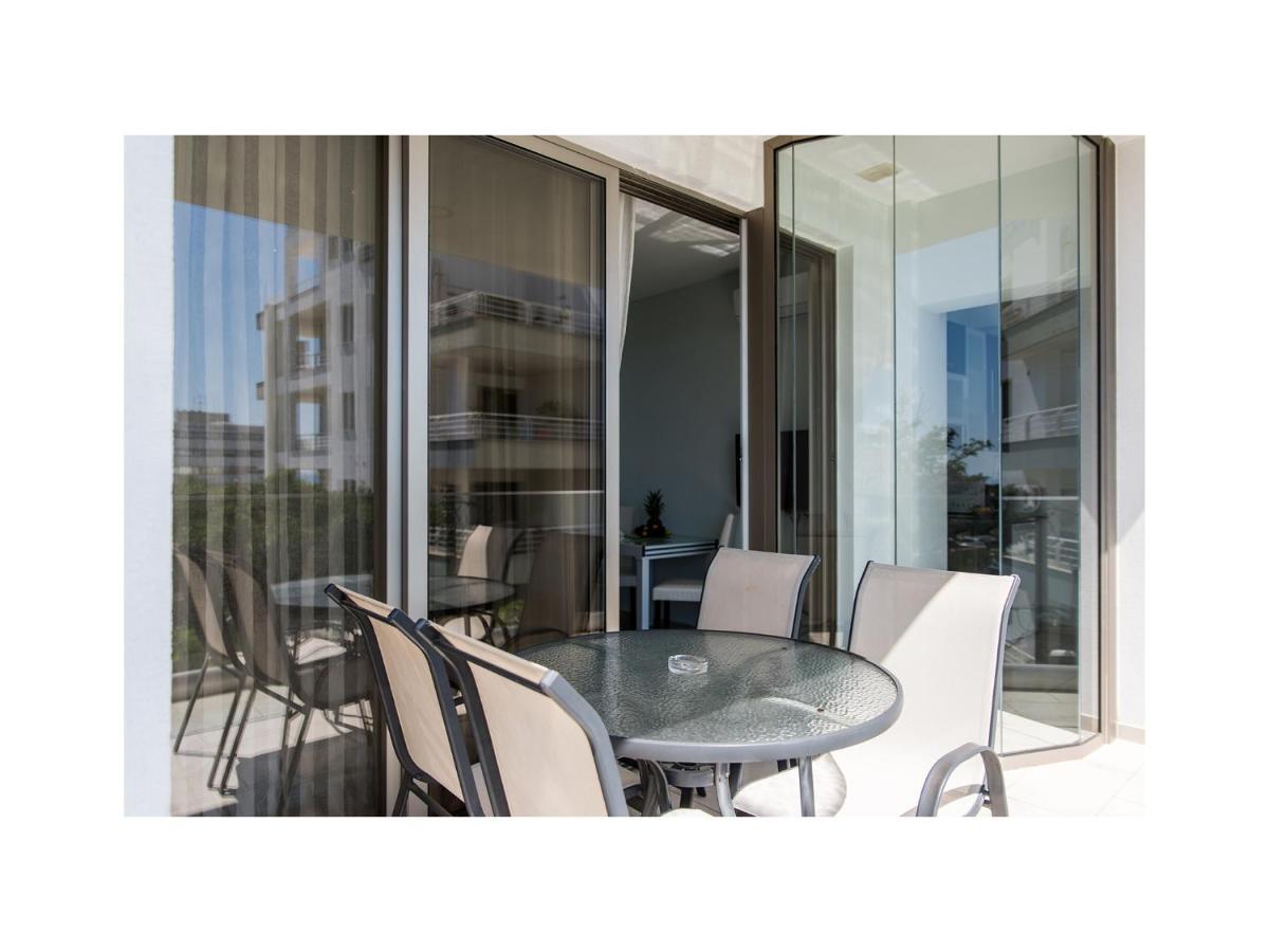 דירה Mesogios House