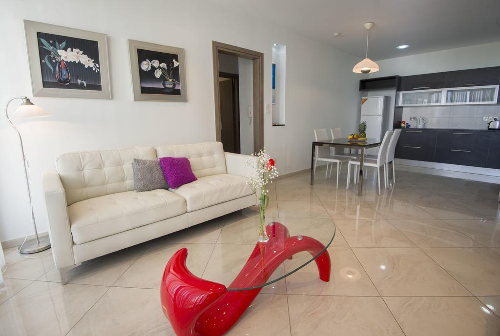 דירה Mesogios House